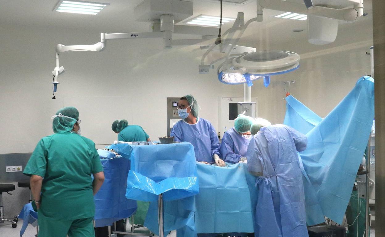 Cirugía en el Hospital Clínico de Valladolid. 