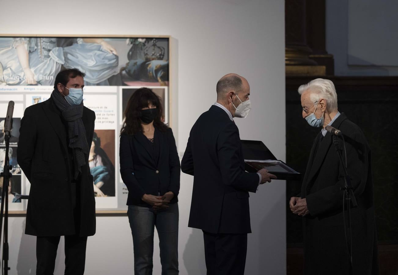 Fotos: La sala de Las Francesas acoge la muestra con las obras finalistas del certamen de pintura de Acor