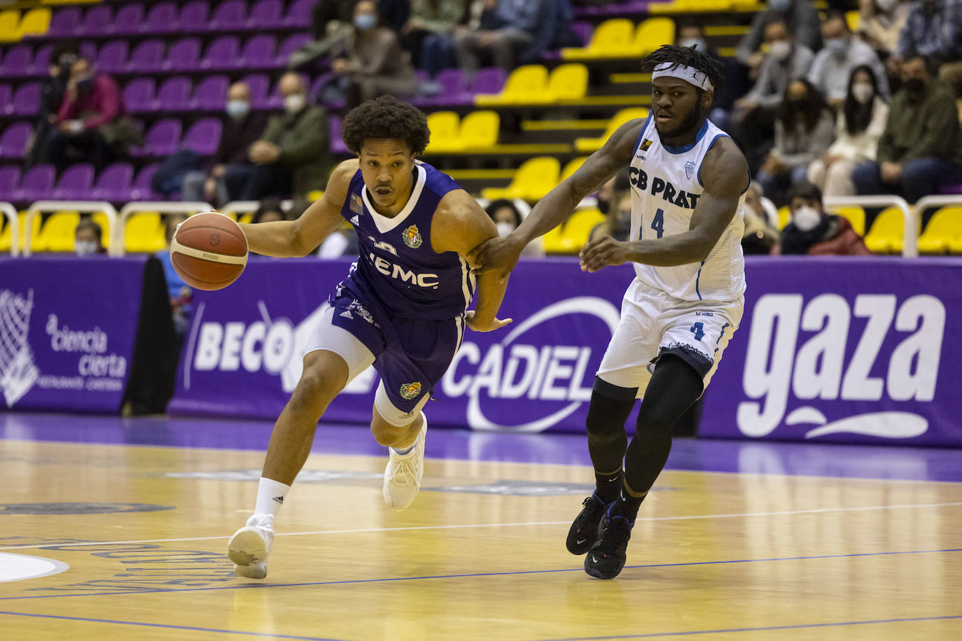 Fotos: Derrota del UEMC Real Valladolid ante el CB Prat (71-95)