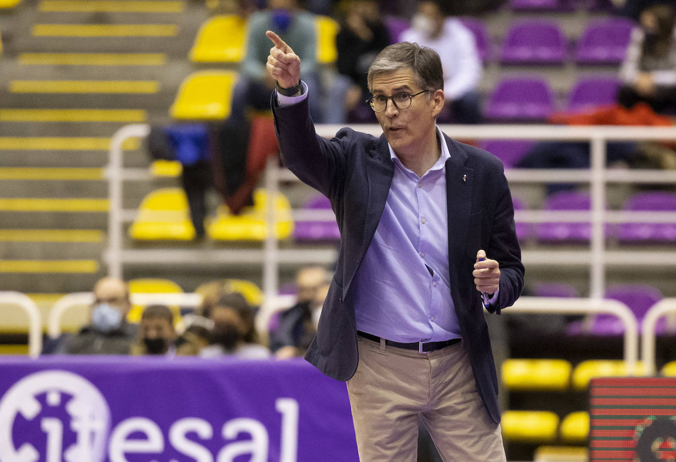 Partido entre el UEMC Valladolid y el Palma disputado en Pisuerga. 