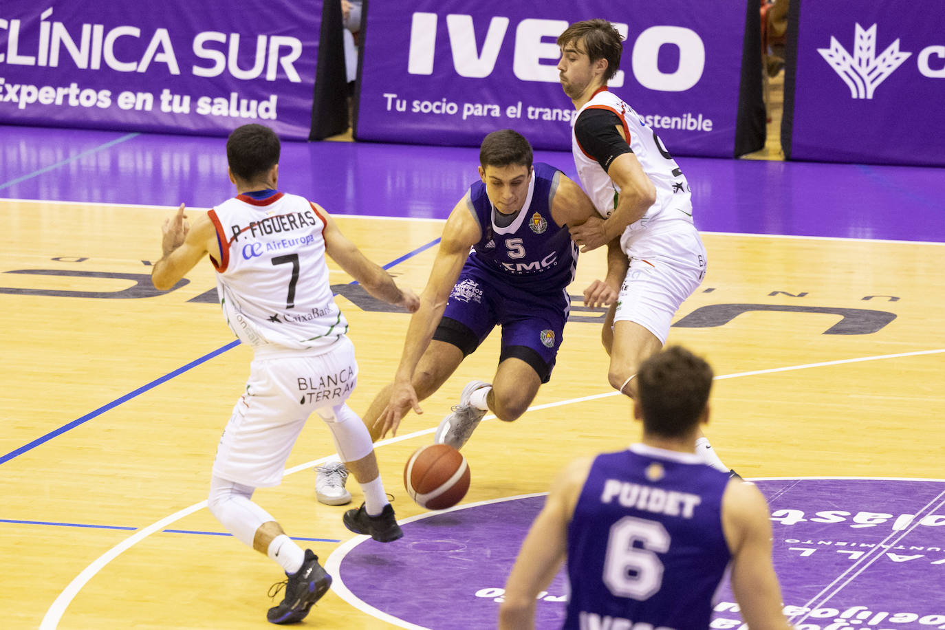 Partido entre el UEMC Valladolid y el Palma disputado en Pisuerga. 