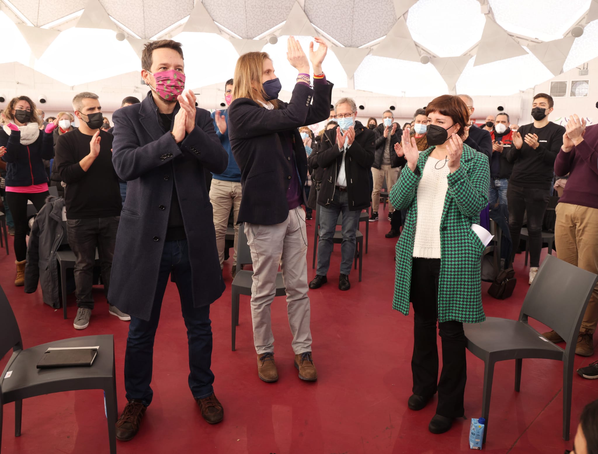 El exvicepresidente del Gobierno y ex secretario general de Podemos, Pablo Iglesias (izquierda), junto al candidato de Podemos para las elecciones autonómicas de Castilla y León, Pablo Fernández, durante un acto en Valladolid. 