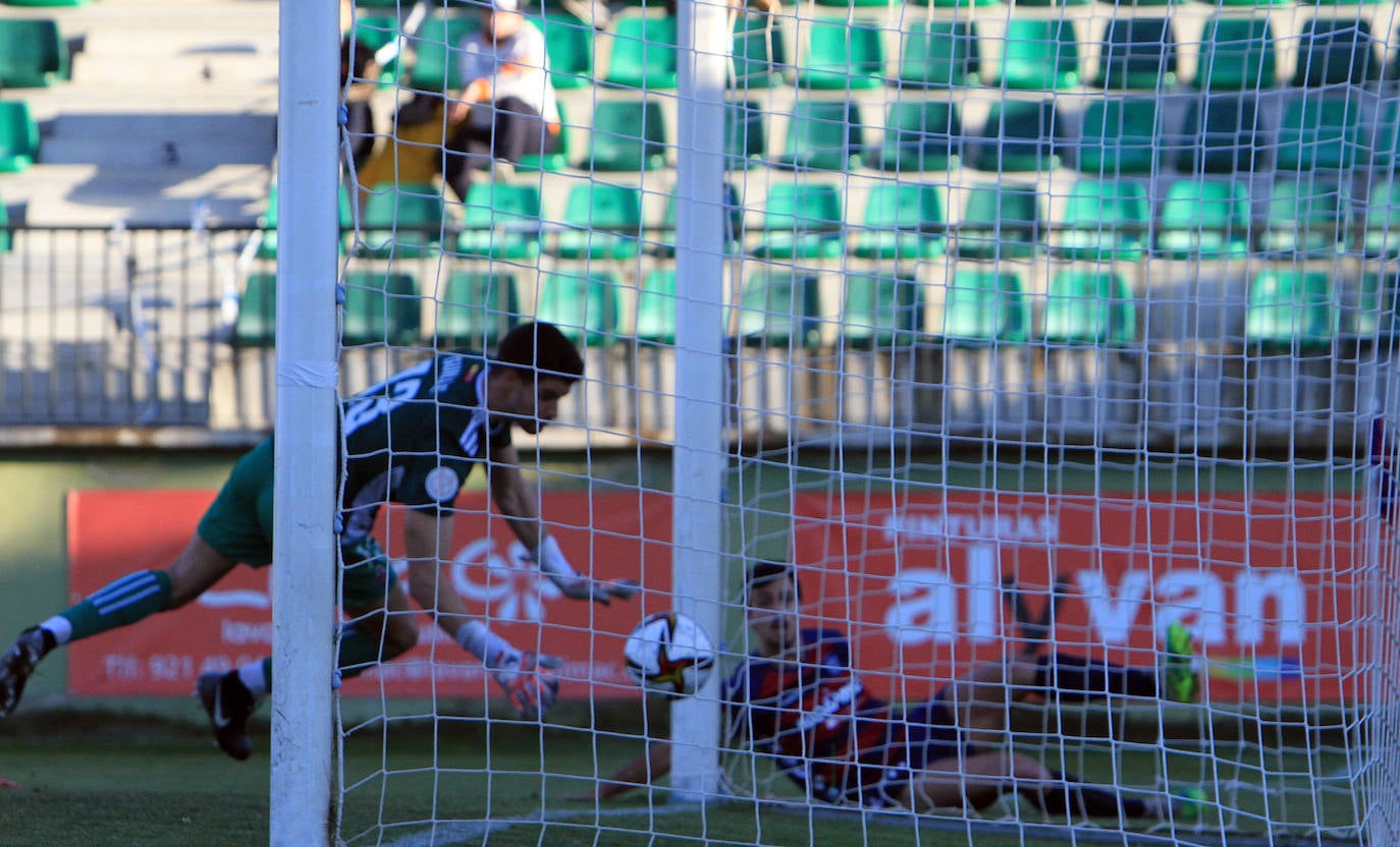 Un momento del partido disputado en La Albuera este domingo. 