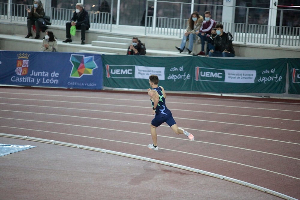 Bruno Hortelano, ilustres integrantes del 4x400, junto al salmantino Álvaro de Arriba, los grandes protagonistas de la tarde de atletismo en la Carlos Gil Pérez