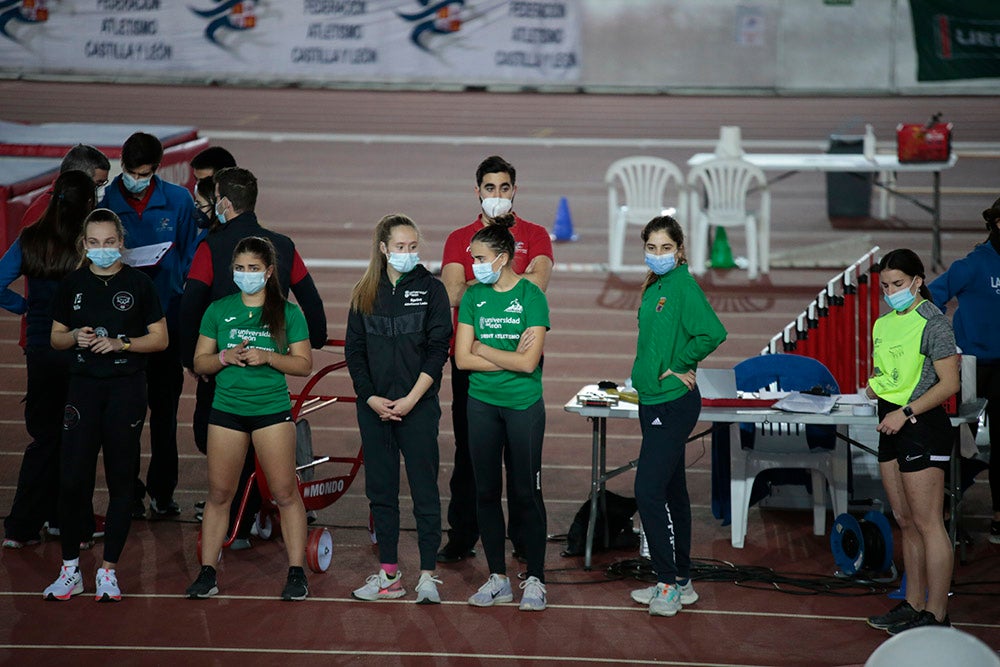 Bruno Hortelano, ilustres integrantes del 4x400, junto al salmantino Álvaro de Arriba, los grandes protagonistas de la tarde de atletismo en la Carlos Gil Pérez