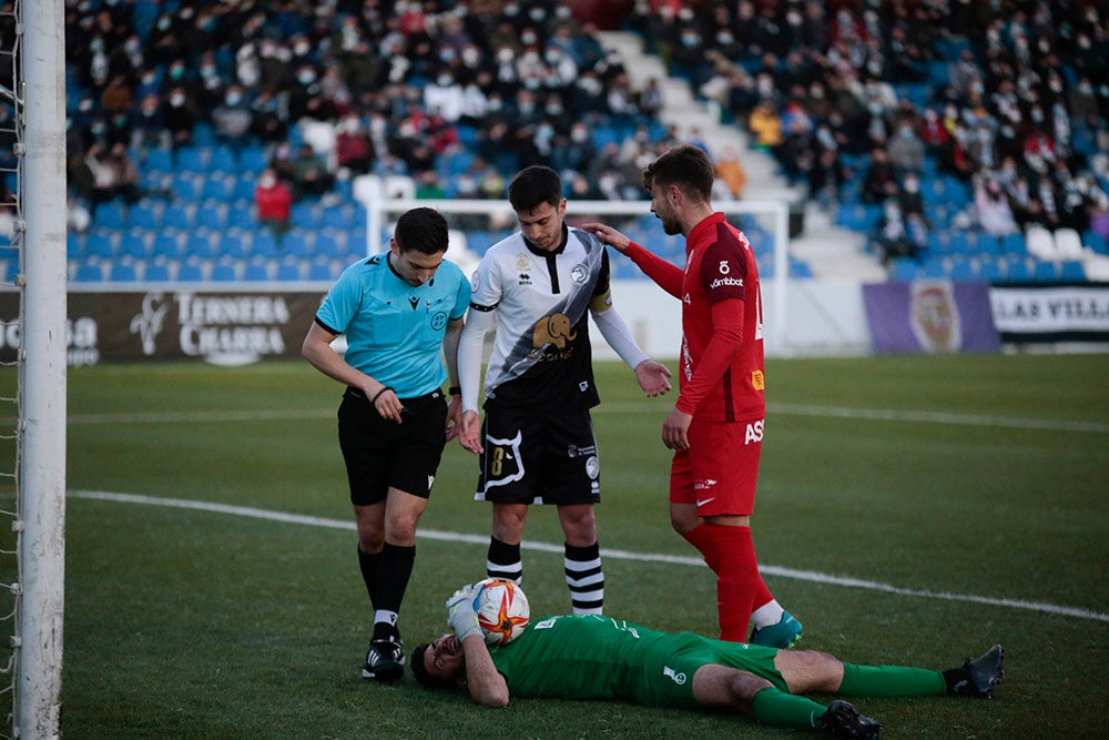 Espectacular remontada final de Unionistas ante el Rayo Majadahonda para volver al play-off (2-1)