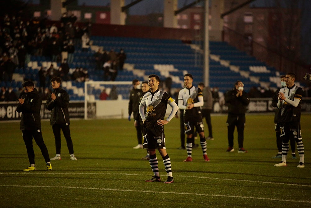 Espectacular remontada final de Unionistas ante el Rayo Majadahonda para volver al play-off (2-1)