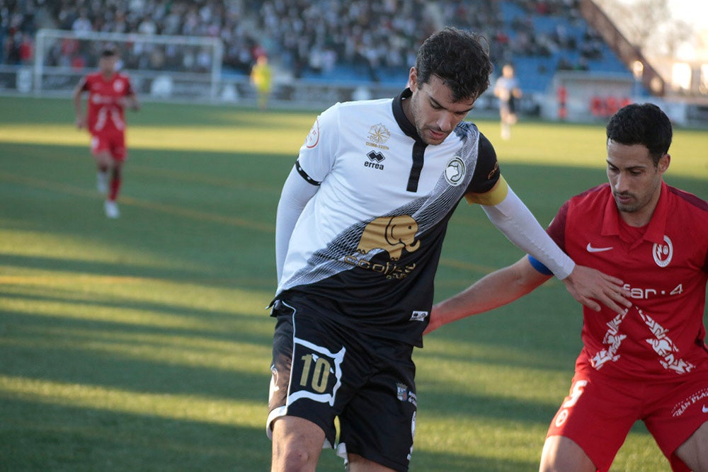 Espectacular remontada final de Unionistas ante el Rayo Majadahonda para volver al play-off (2-1)