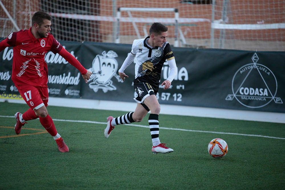 Espectacular remontada final de Unionistas ante el Rayo Majadahonda para volver al play-off (2-1)