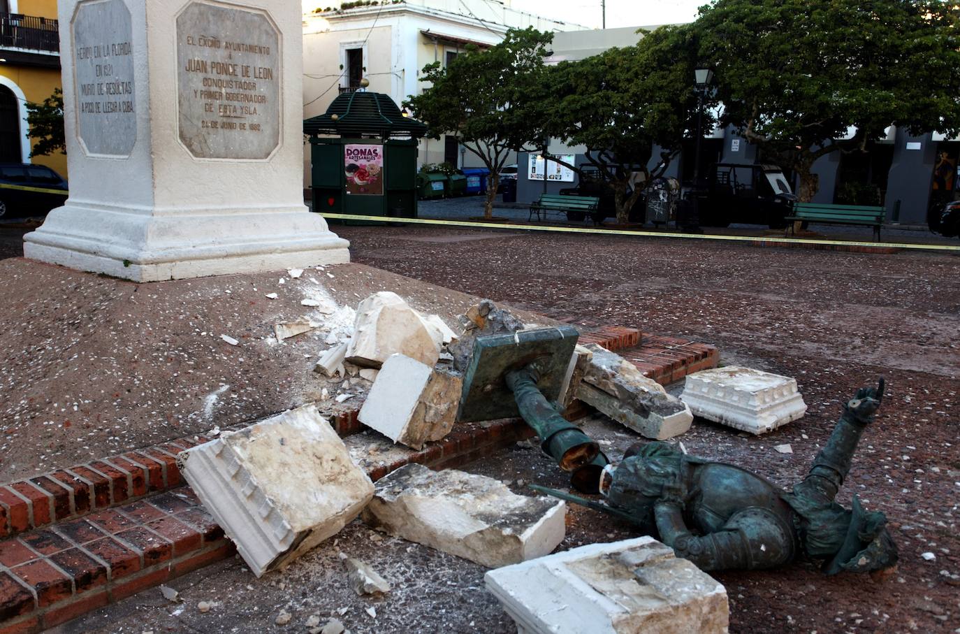 Fotos: La estatua de Ponce de Léon, derribada