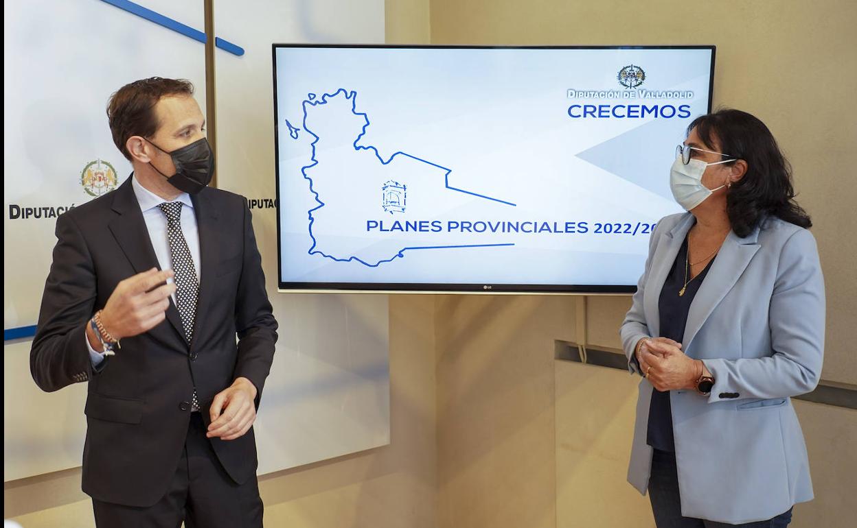 Conrado Íscar y Myriam Martín, durante la presentación de los Planes, en noviembre de 2021. 