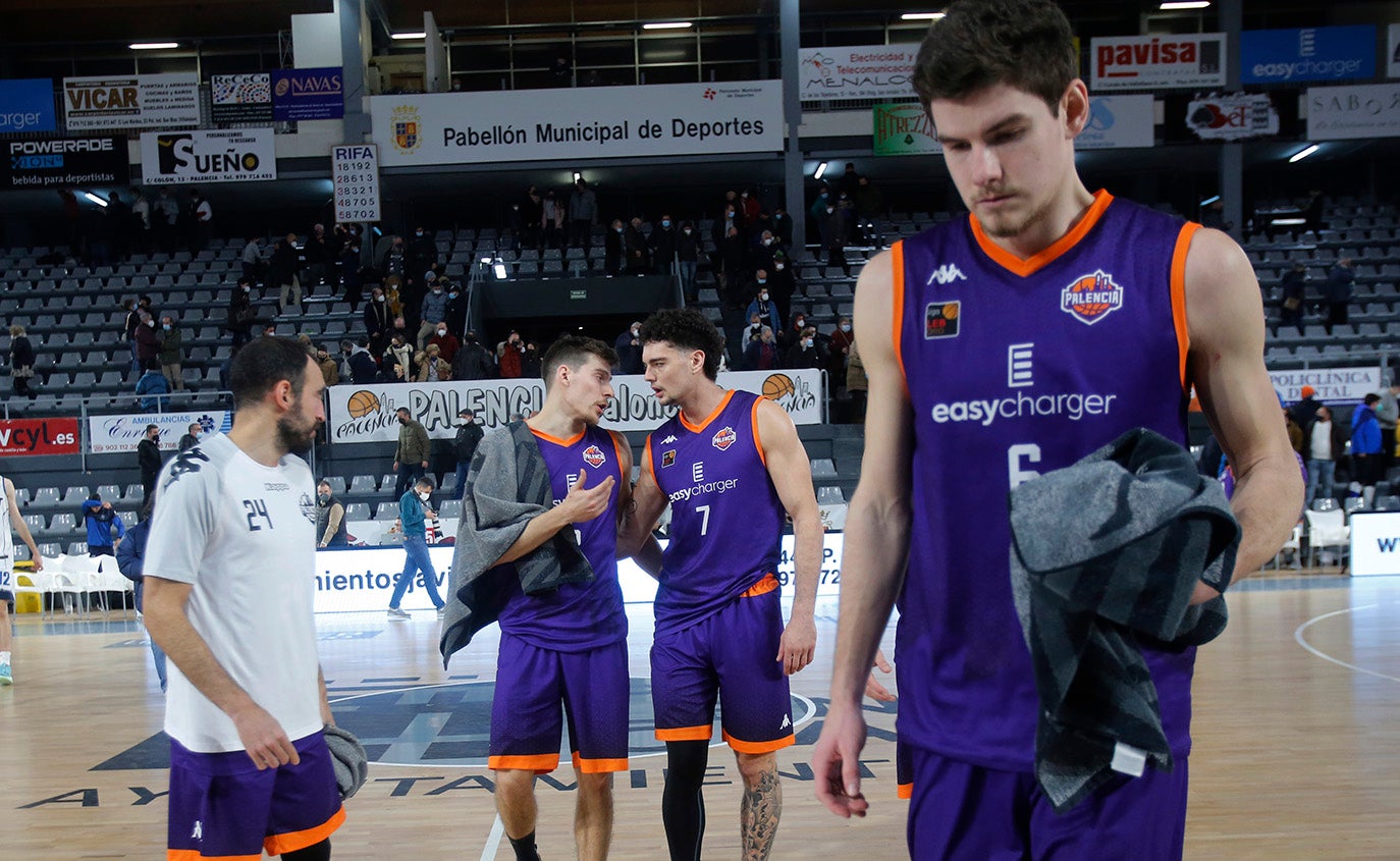 EasyCharger Palencia Baloncesto 74 - 83 C.B Prat