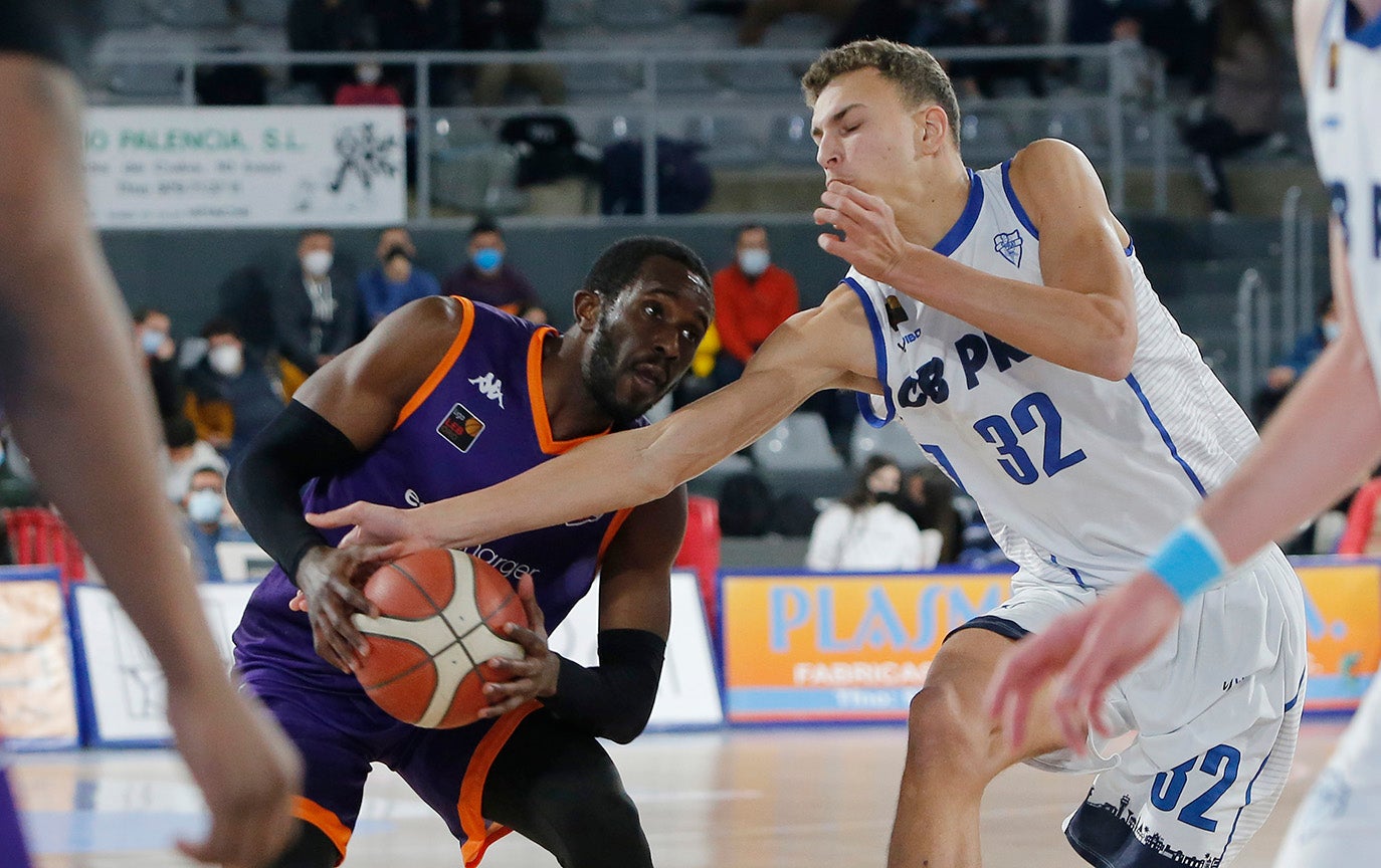 EasyCharger Palencia Baloncesto 74 - 83 C.B Prat