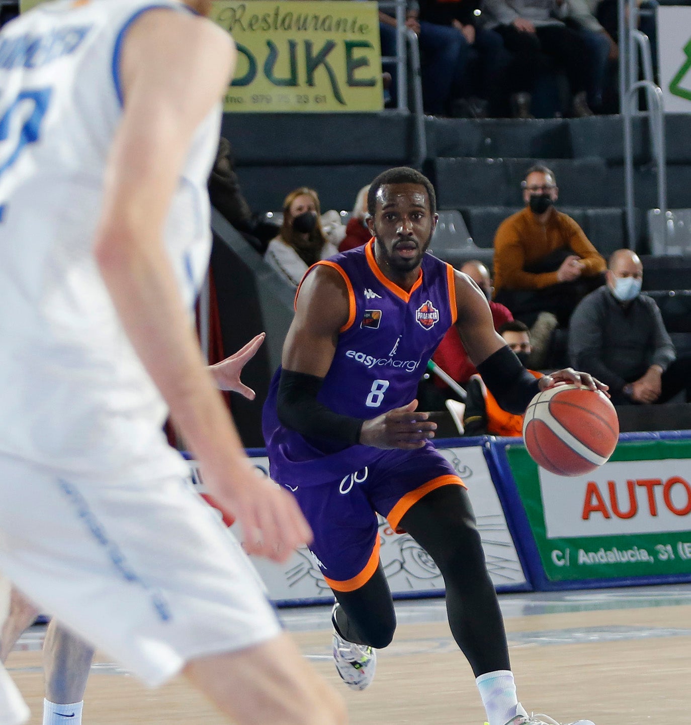 EasyCharger Palencia Baloncesto 74 - 83 C.B Prat