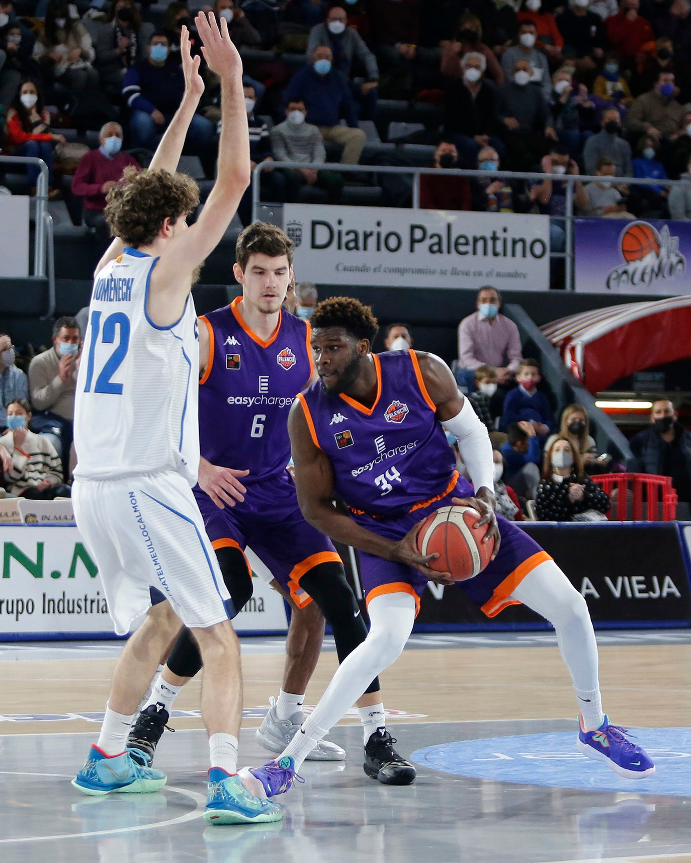 EasyCharger Palencia Baloncesto 74 - 83 C.B Prat