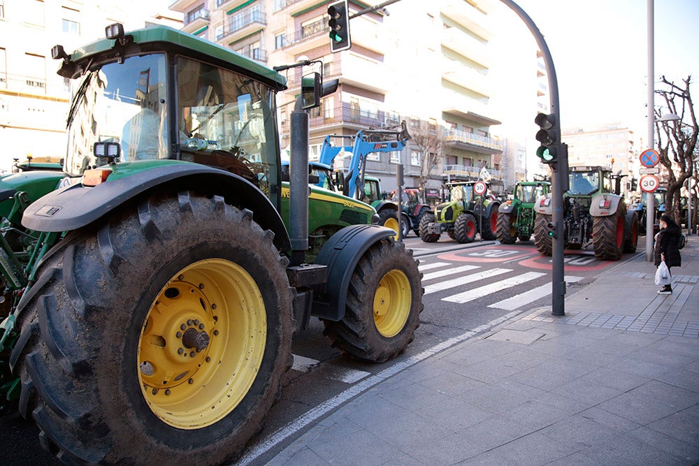 Cientos de tractores y miles de personas 'toman' Salamanca para exigir rentabilidad en el campo