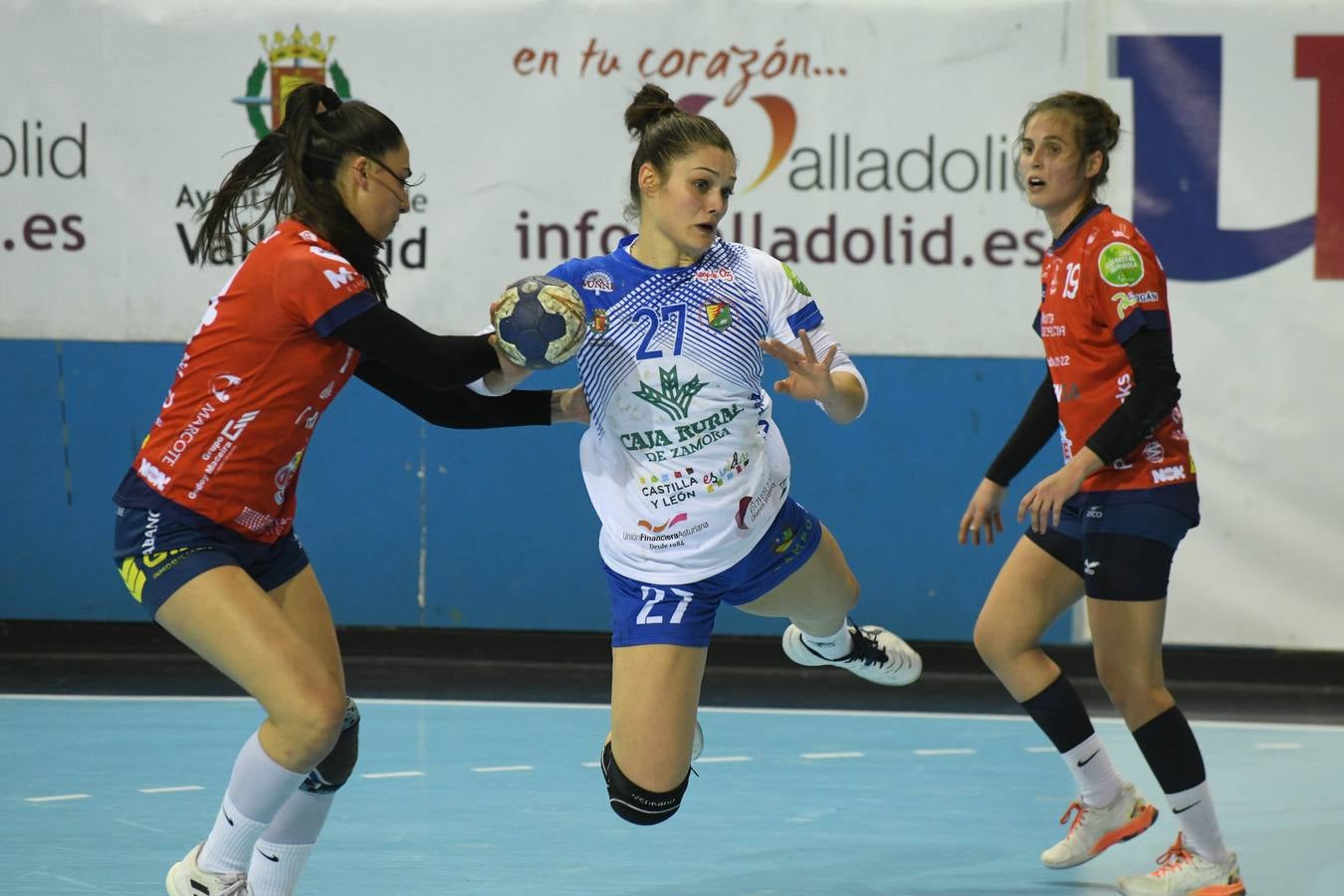 Fotos: El Caja Rural Aula estará en la fase final de la Copa de la Reina tras vencer al Porriño 30-22