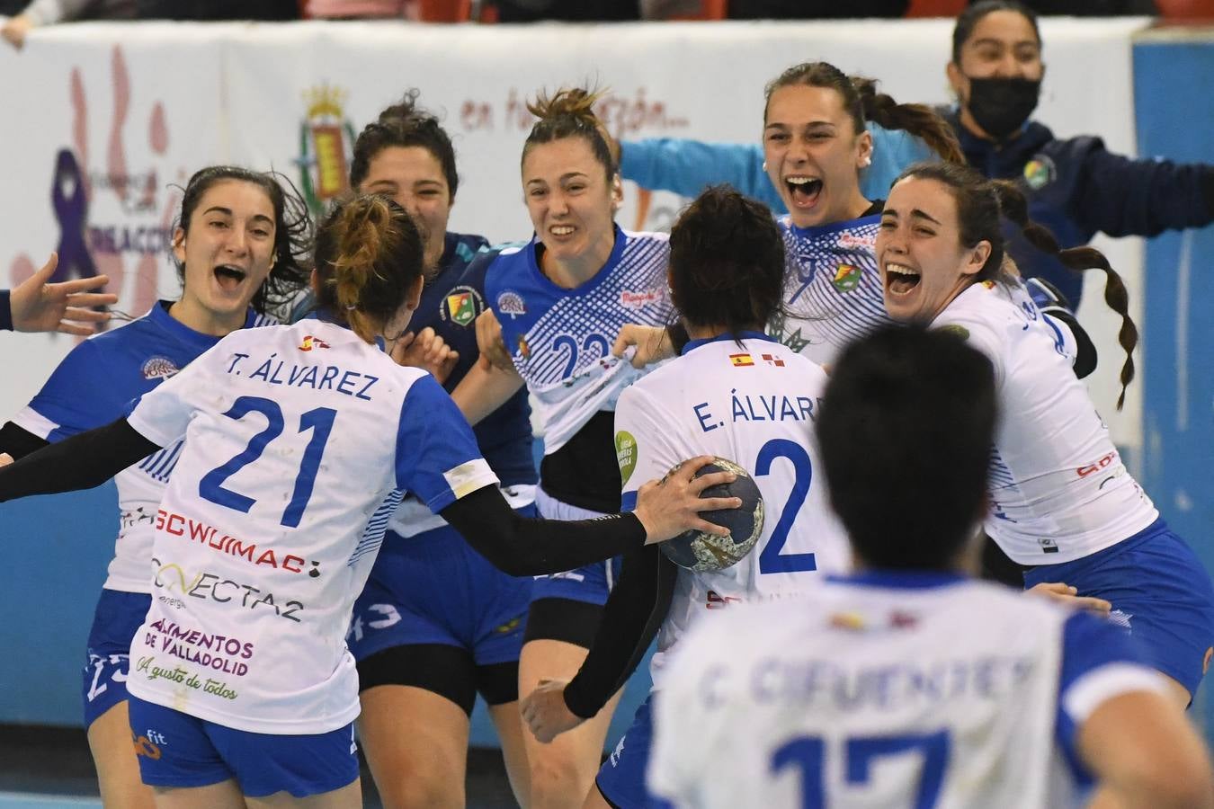 Fotos: El Caja Rural Aula estará en la fase final de la Copa de la Reina tras vencer al Porriño 30-22