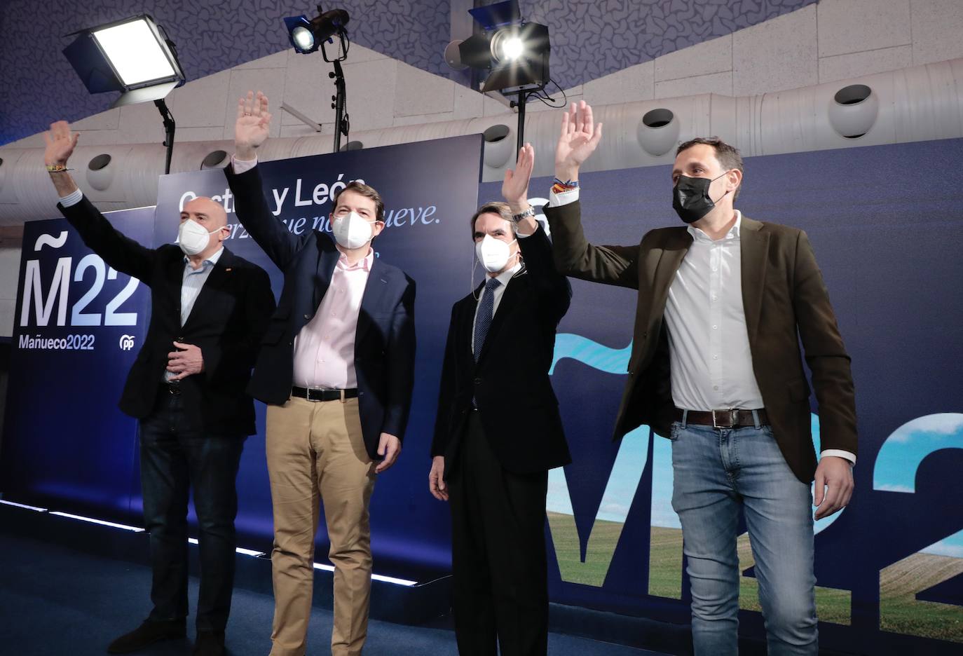 Fotos: Aznar y Mañueco, en Valladolid