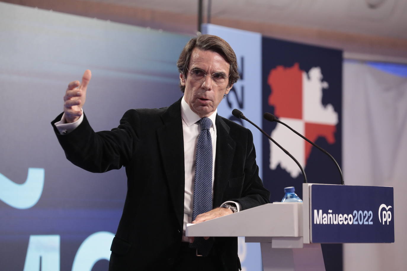Fotos: Aznar y Mañueco, en Valladolid