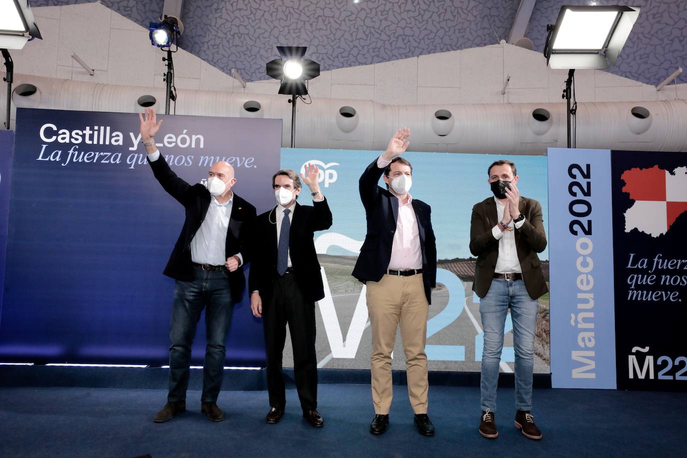 Fotos: Aznar y Mañueco, en Valladolid