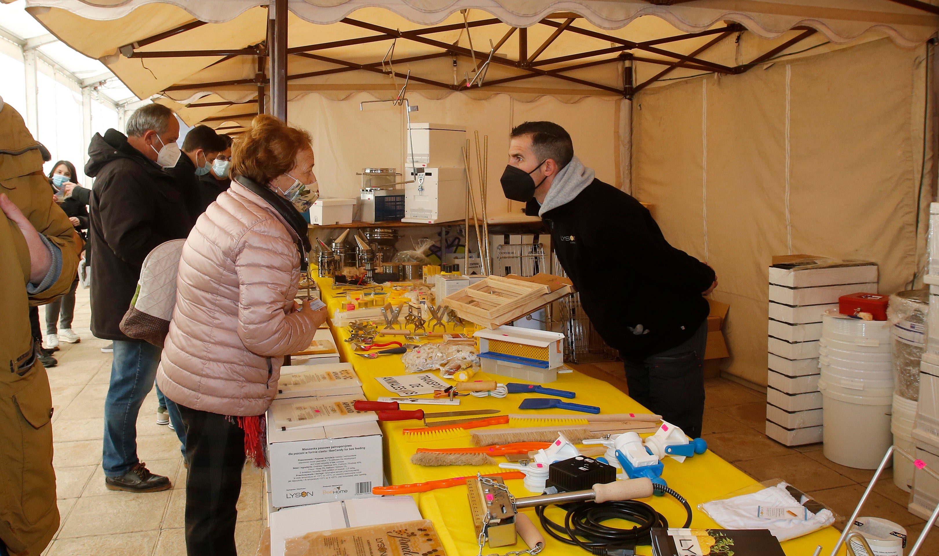 Inauguración de la III Feria de Apicultura en Palencia