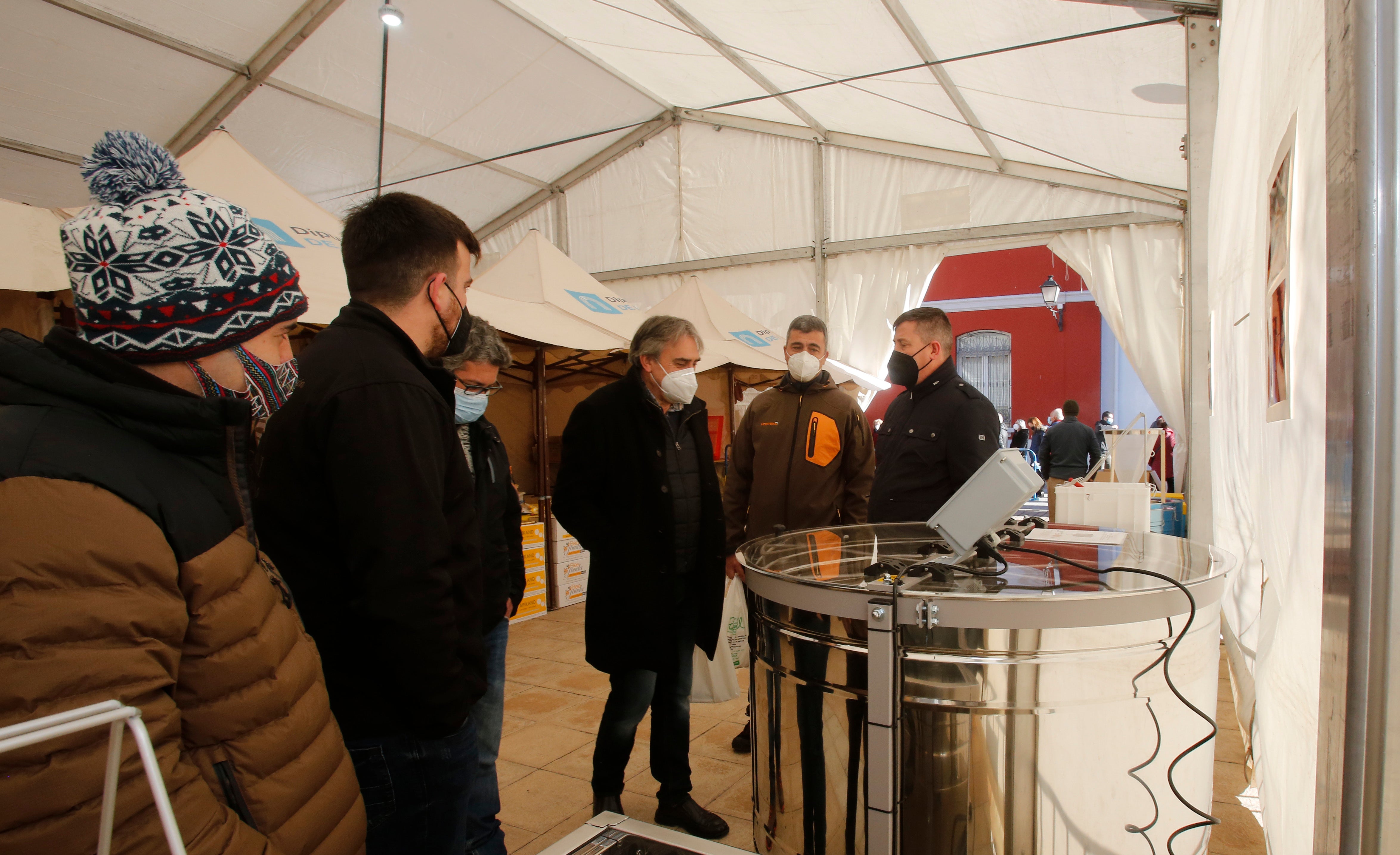 Inauguración de la III Feria de Apicultura en Palencia