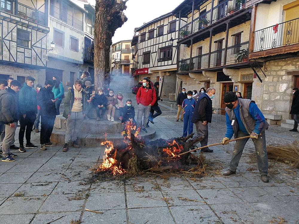 San Esteban de la Sierra disfruta de su tradicional Fiesta de la Matanza