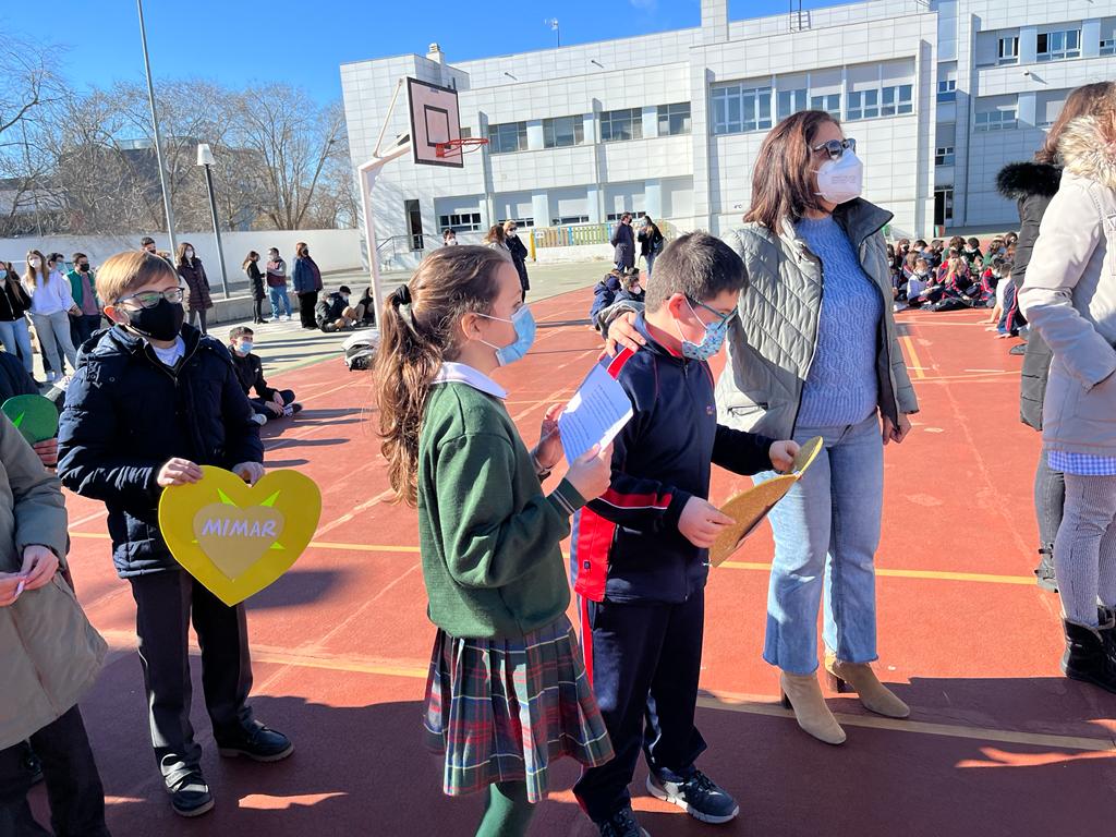 El colegio de las Jesuitinas celebra el Día de la Paz. 