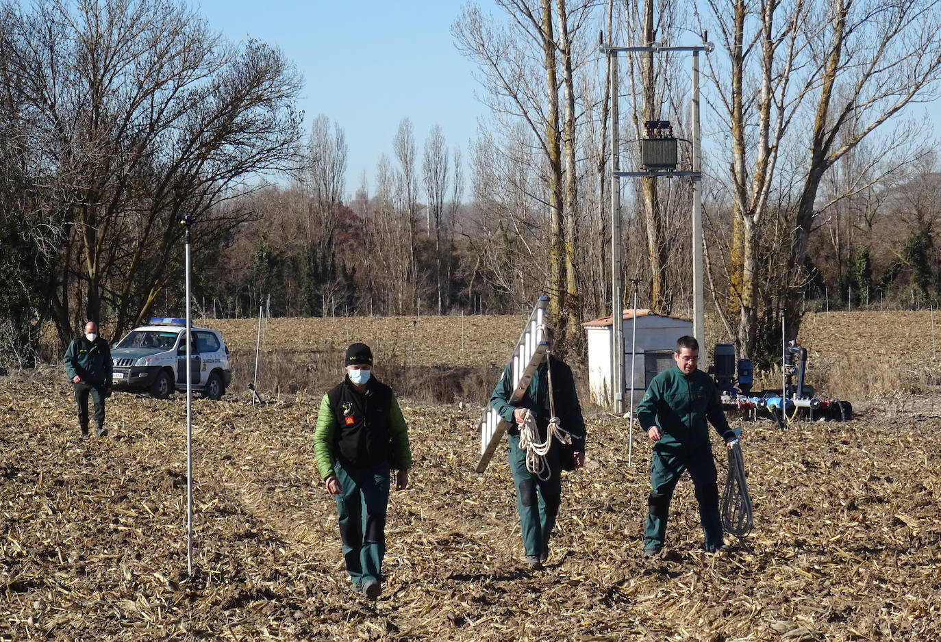 Fotos: Los Geas y guías caninos buscan a Esther López en pozos de Traspinedo