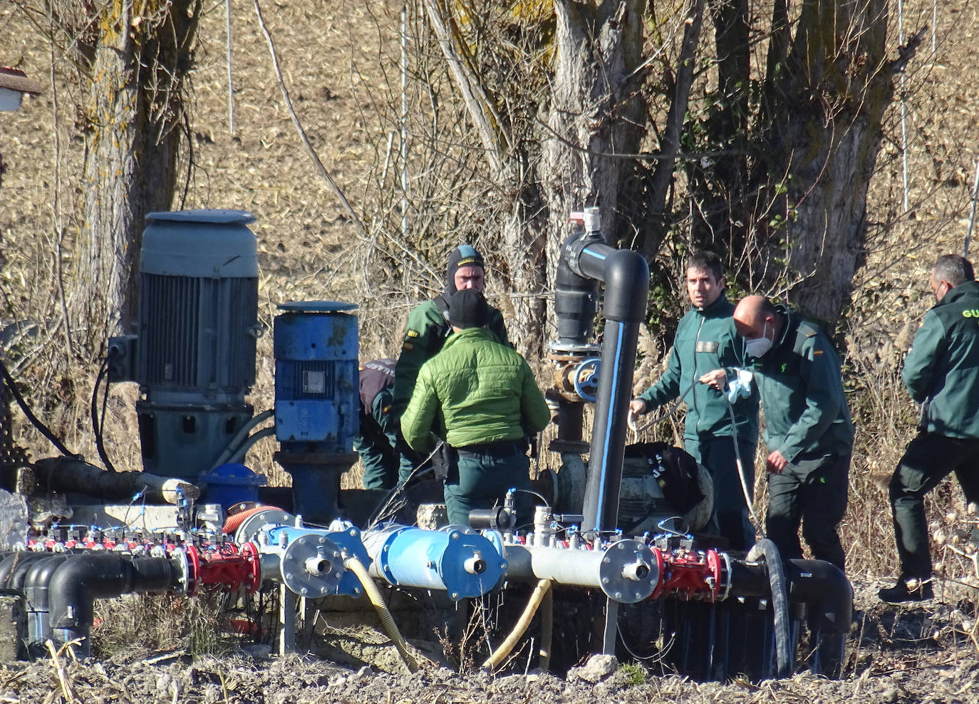 Fotos: Los Geas y guías caninos buscan a Esther López en pozos de Traspinedo