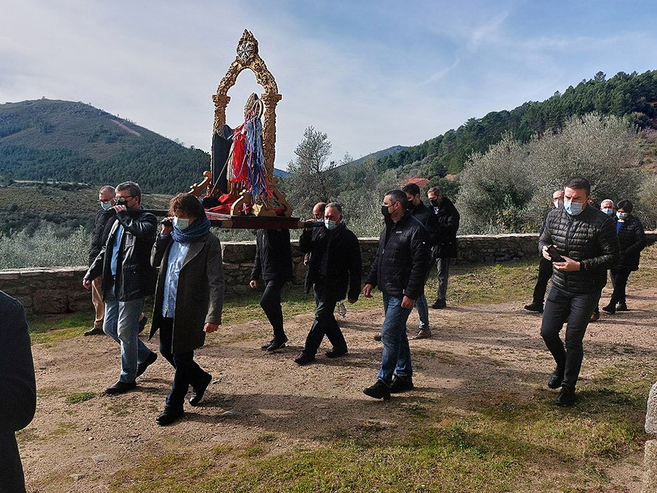 San Blas protege las gargantas de los vecinos de Herguijuela de la Sierra