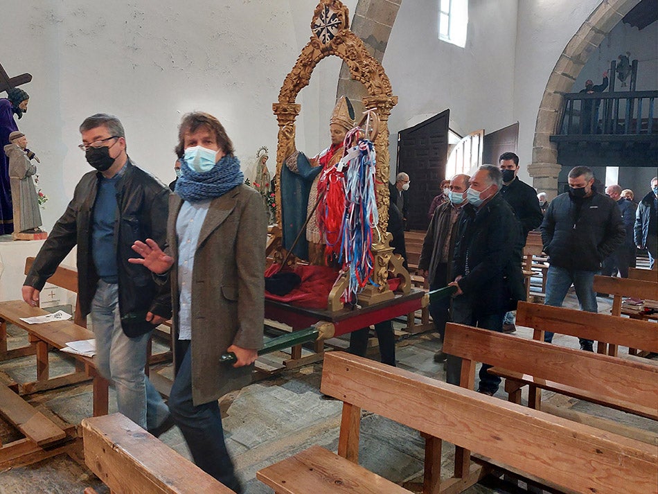 San Blas protege las gargantas de los vecinos de Herguijuela de la Sierra