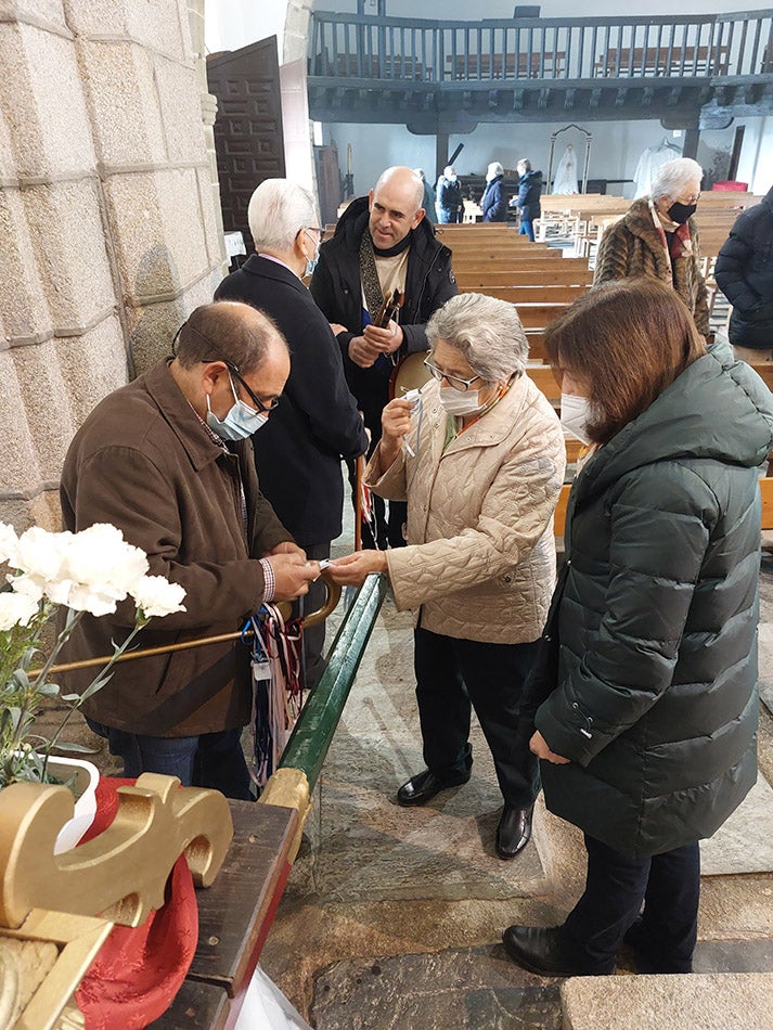 San Blas protege las gargantas de los vecinos de Herguijuela de la Sierra