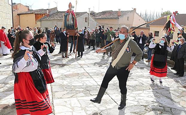 Bailes dedicados a San Blas en Hornillos de Cerrato.