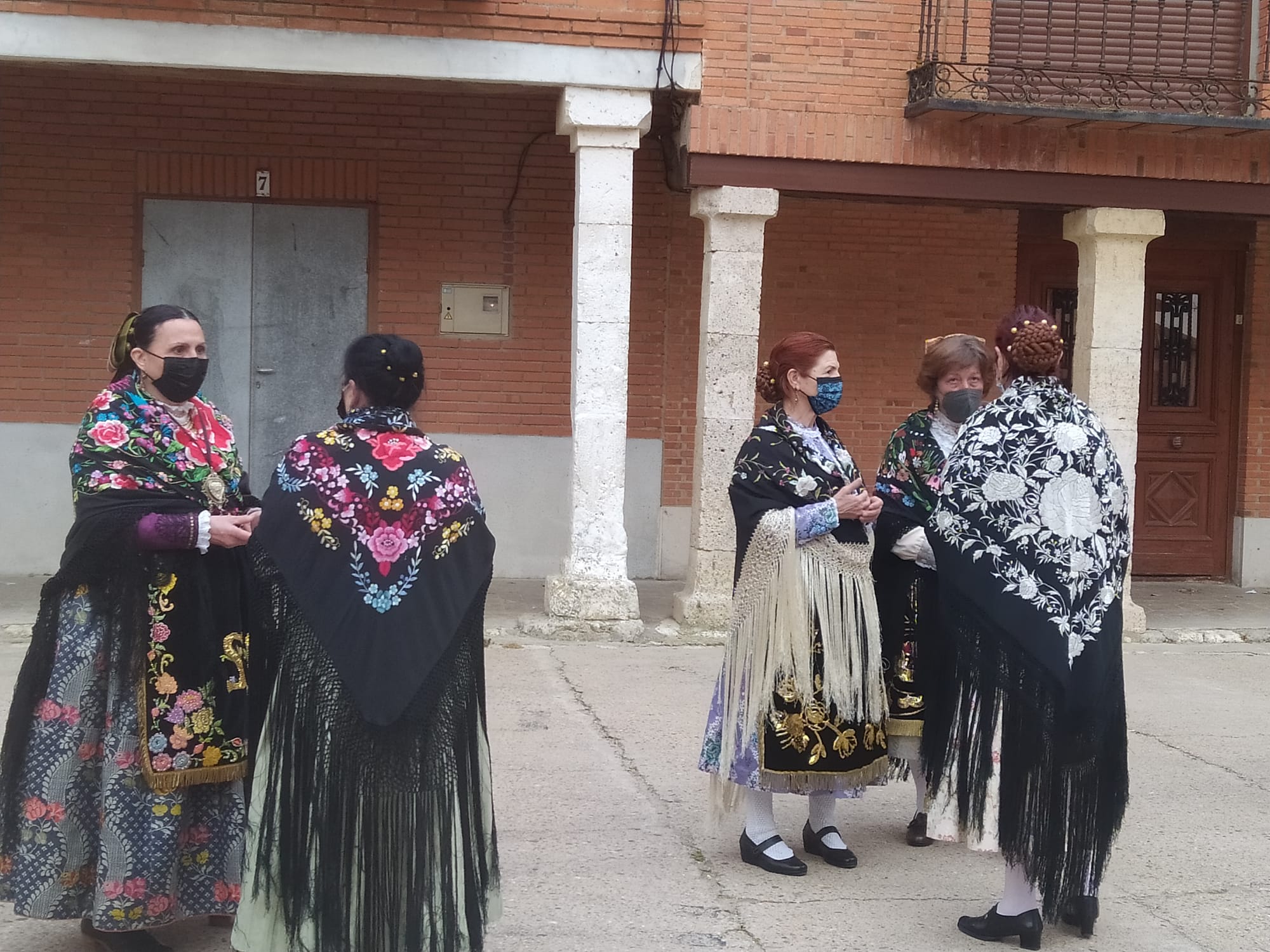 Fotos: Bailes de Santa Águeda en Tiedra