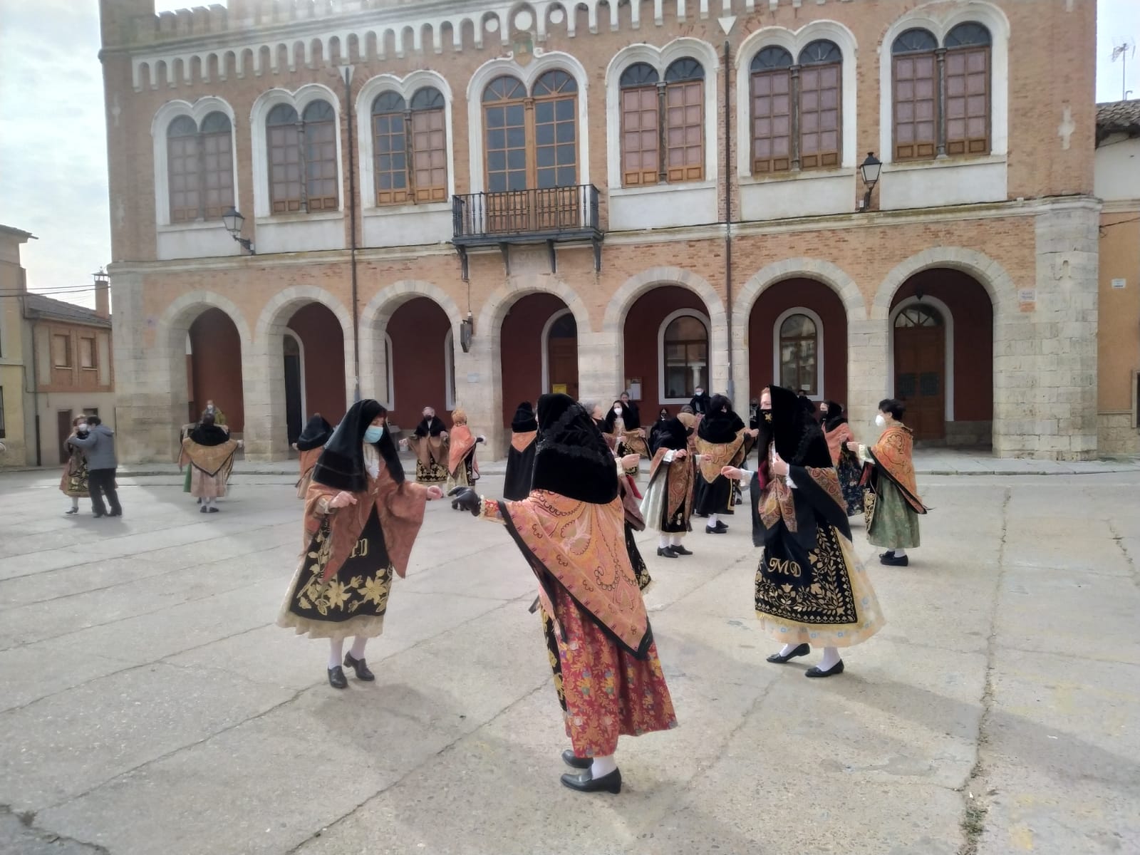 Fotos: Bailes de Santa Águeda en Tiedra