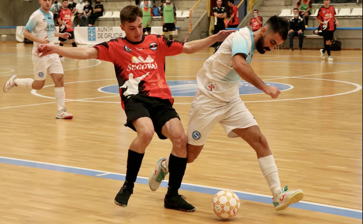 Pablo pelea por el balón durante el encuentro de ida.