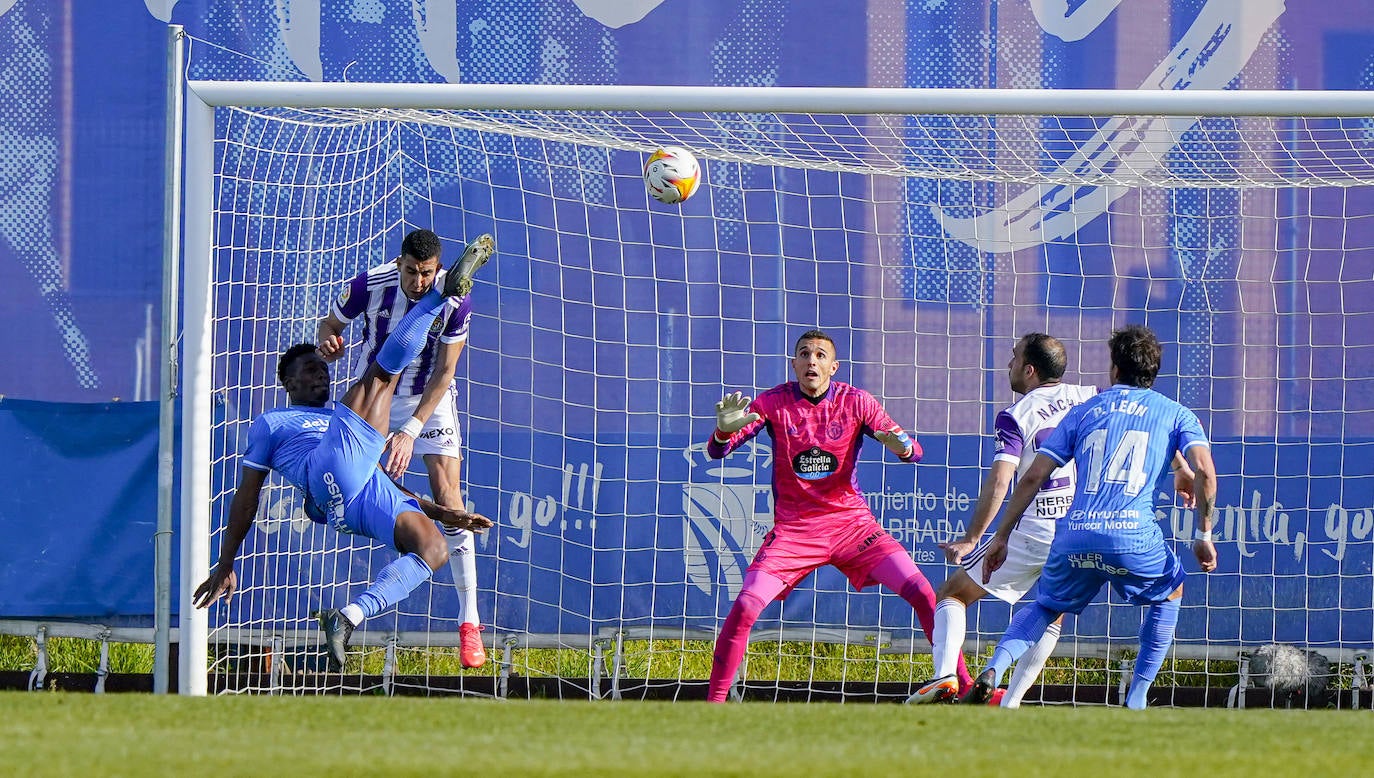 Fotos: Empate del Real Valladolid ante el Fuenlabrada (2/2)