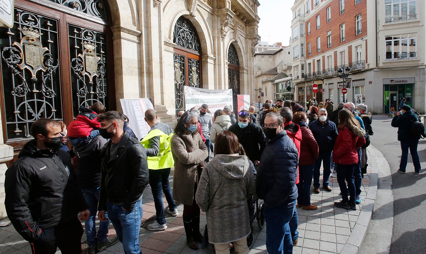 Los bomberos de Palencia exigen efectivos profesionales en la provincia