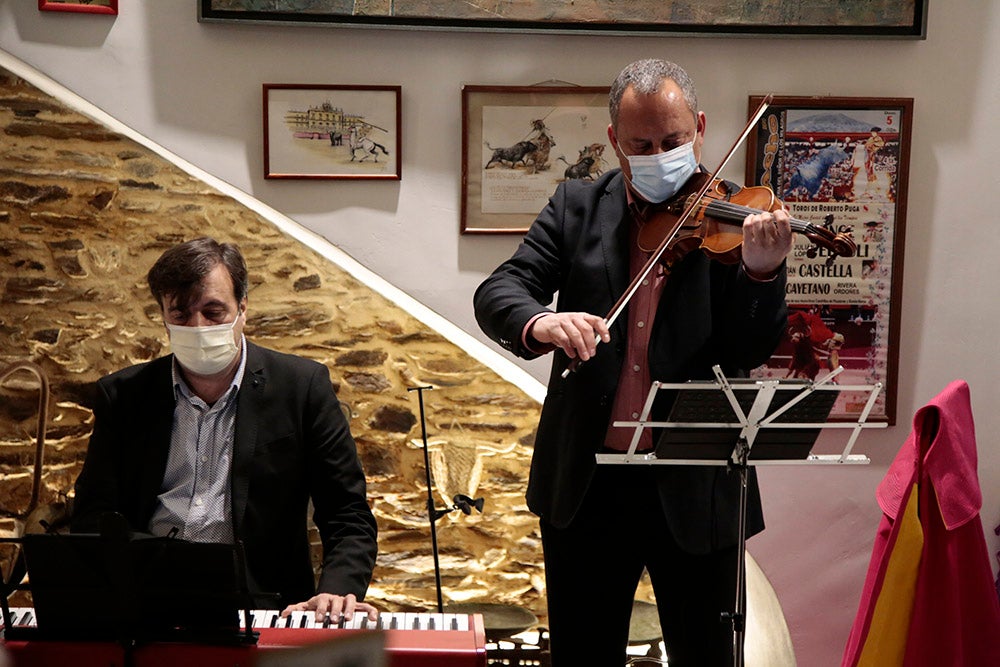 La exposición de enseres típicos y el pregón-homenaje inauguran las XXXVI Jornadas de la Matanza Típica de Guijuelo