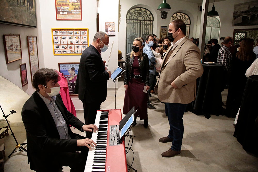 La exposición de enseres típicos y el pregón-homenaje inauguran las XXXVI Jornadas de la Matanza Típica de Guijuelo