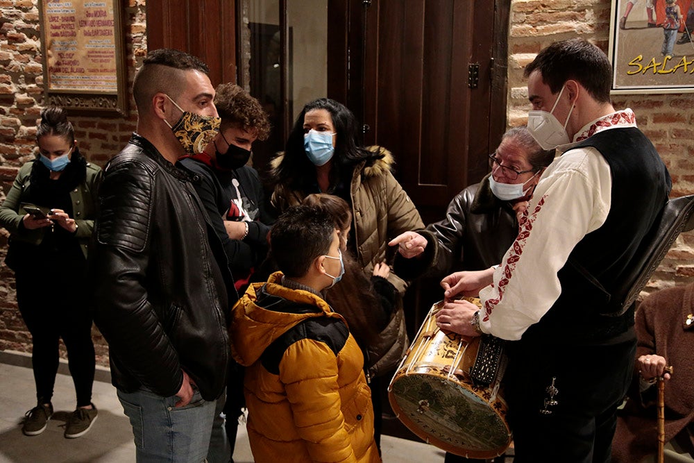 La exposición de enseres típicos y el pregón-homenaje inauguran las XXXVI Jornadas de la Matanza Típica de Guijuelo