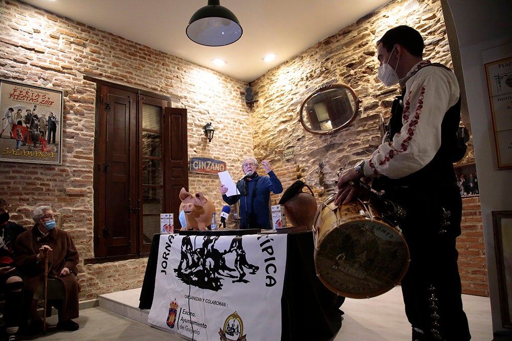 La exposición de enseres típicos y el pregón-homenaje inauguran las XXXVI Jornadas de la Matanza Típica de Guijuelo