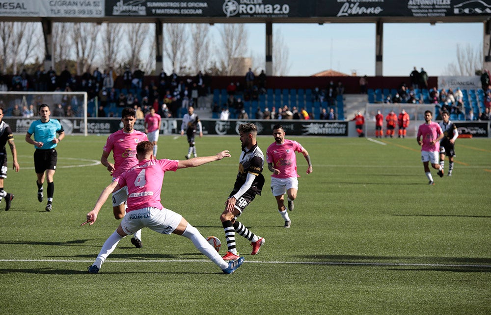 Unionistas golea al Talavera en otra comunión perfecta con el Reina Sofía y su afición (4-1)