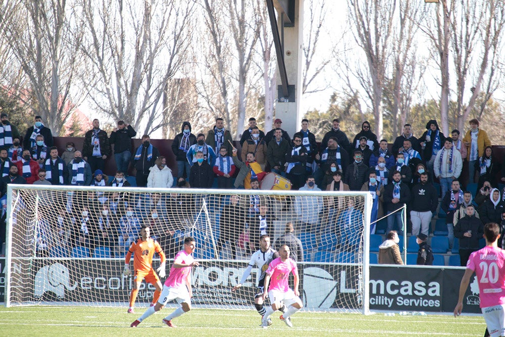 Unionistas golea al Talavera en otra comunión perfecta con el Reina Sofía y su afición (4-1)