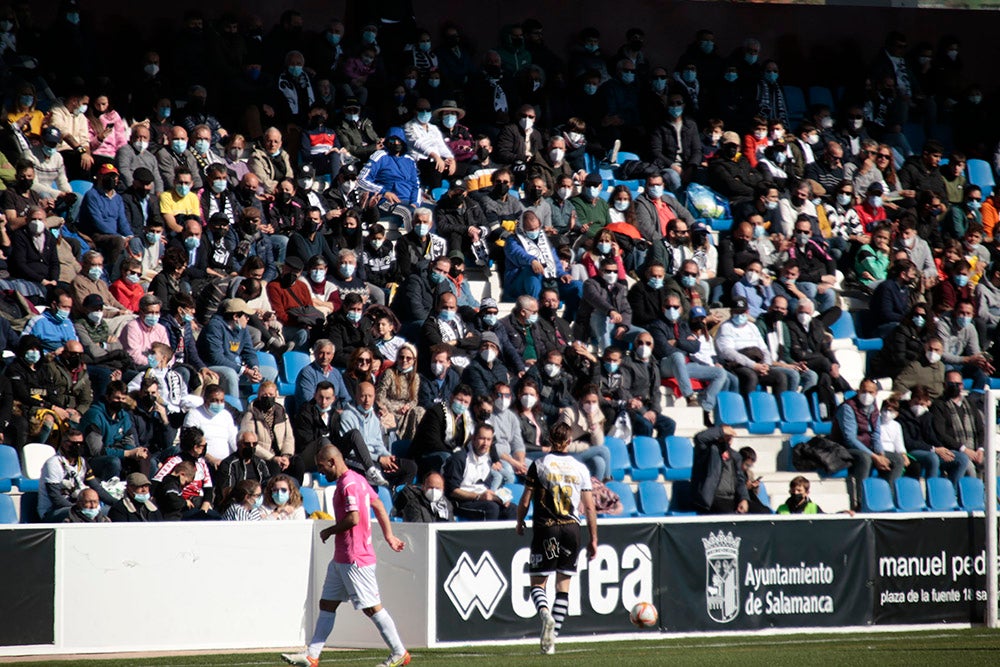 Unionistas golea al Talavera en otra comunión perfecta con el Reina Sofía y su afición (4-1)