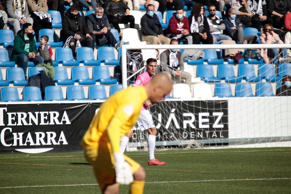 Unionistas golea al Talavera en otra comunión perfecta con el Reina Sofía y su afición (4-1)