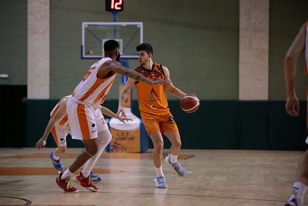 Un Aquimisa Carbajosa sin defensa ni rebote sigue hundiéndose un poco más en la tabla (73-81)