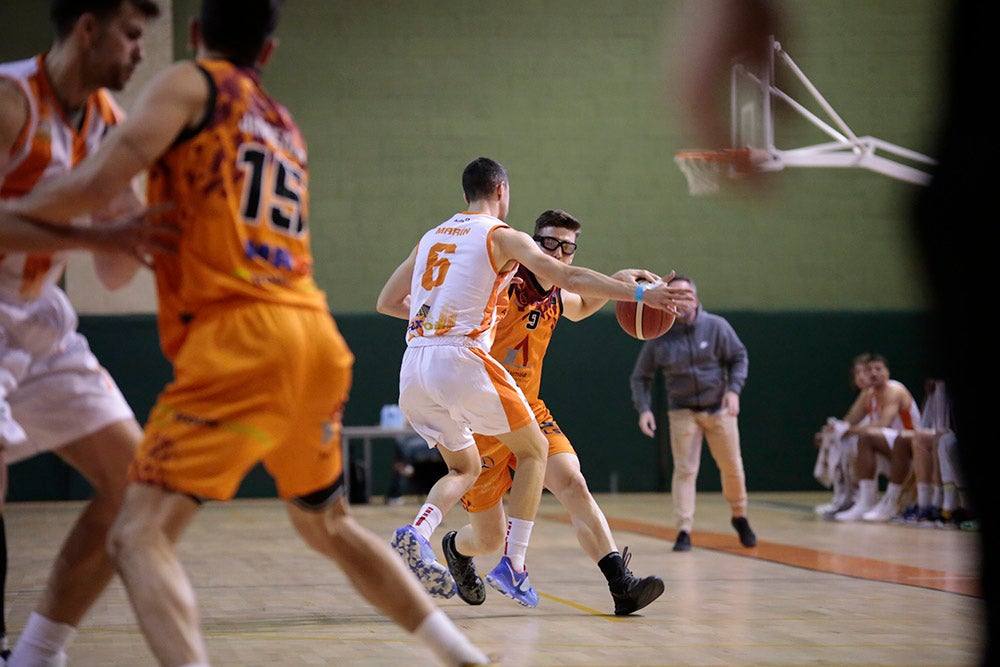 Un Aquimisa Carbajosa sin defensa ni rebote sigue hundiéndose un poco más en la tabla (73-81)